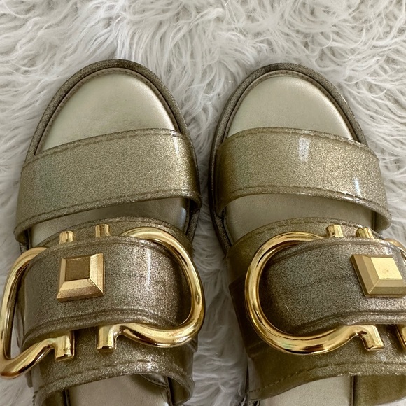 SF Taryn Slide 9C - Picture 6 of 6